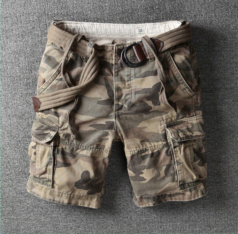 Men's relaxed-fit camouflage outdoor shorts with cargo pockets and drawstring waist