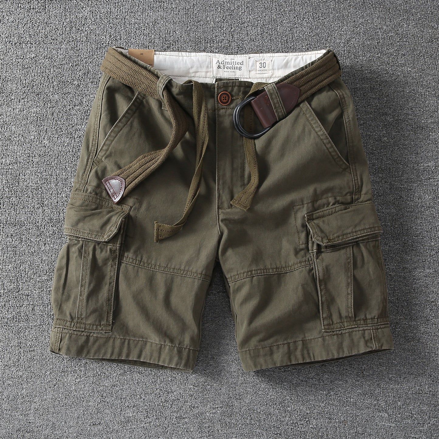 Men's relaxed-fit outdoor shorts in olive green with drawstring and cargo pockets