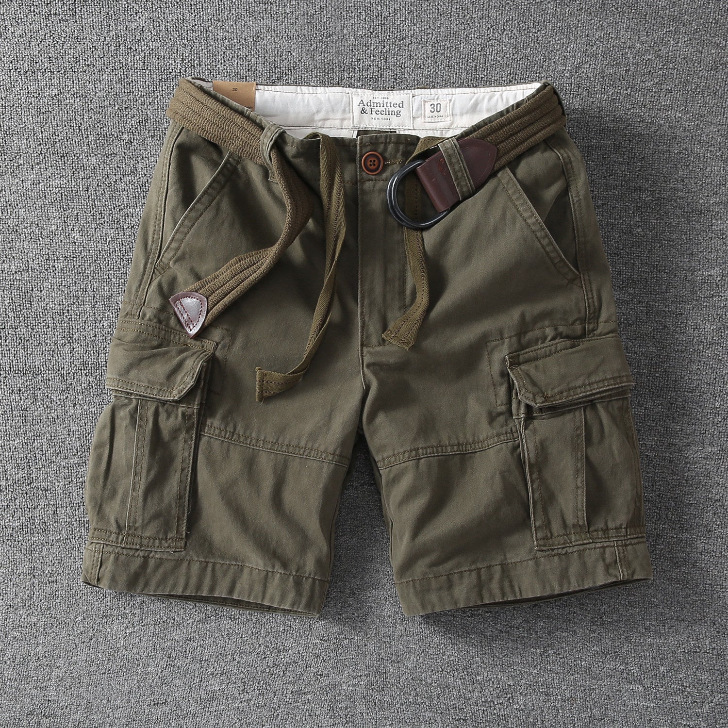 Men's relaxed-fit outdoor shorts in olive green with drawstring and cargo pockets