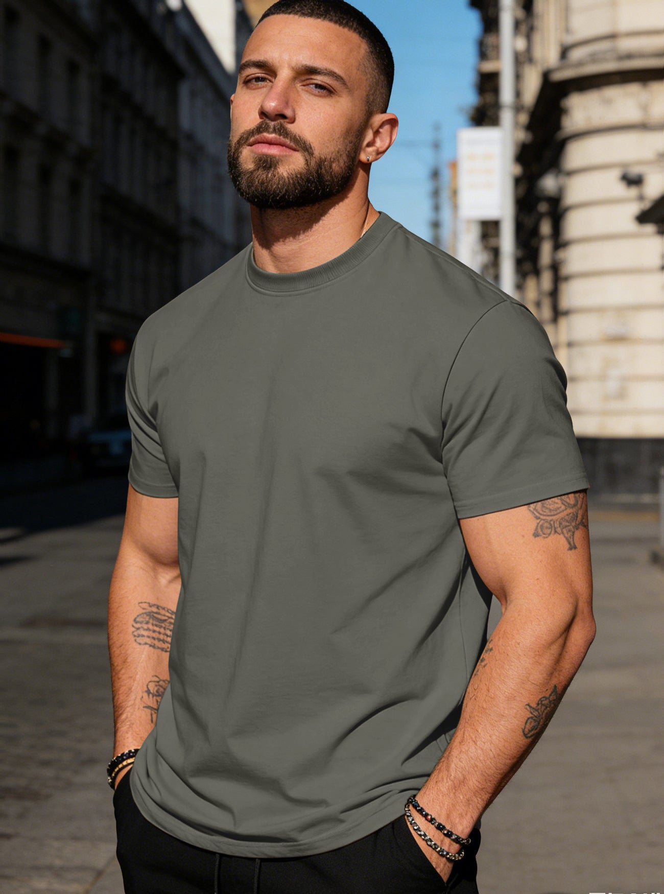 Men's solid crew neck basic tee, gray, short sleeves